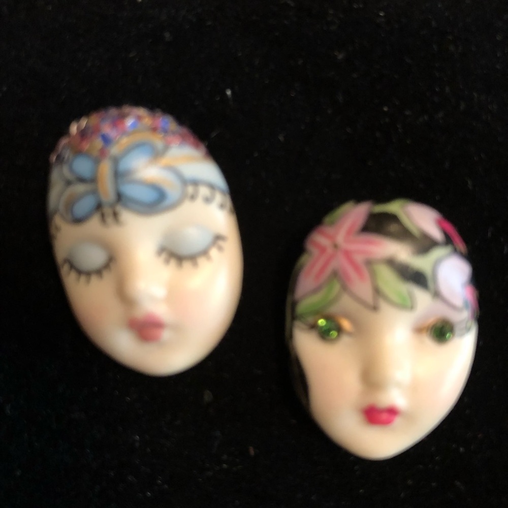 Brooches-set of two-hand designed